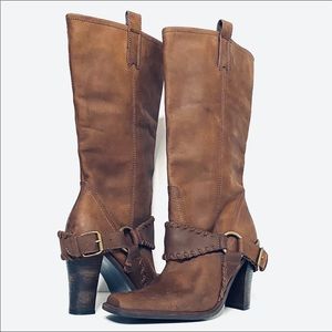 🆕STEVE MADDEN Hailee Distressed Western Boots